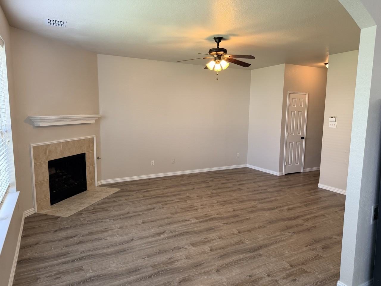 11508 Gloriosa Dr #1 - Photo 4 of 10