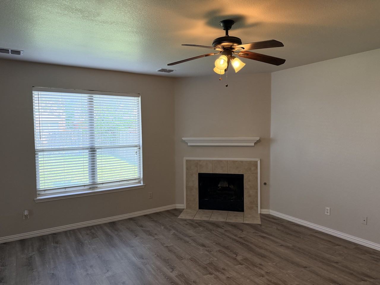 11508 Gloriosa Dr #1 - Photo 5 of 10