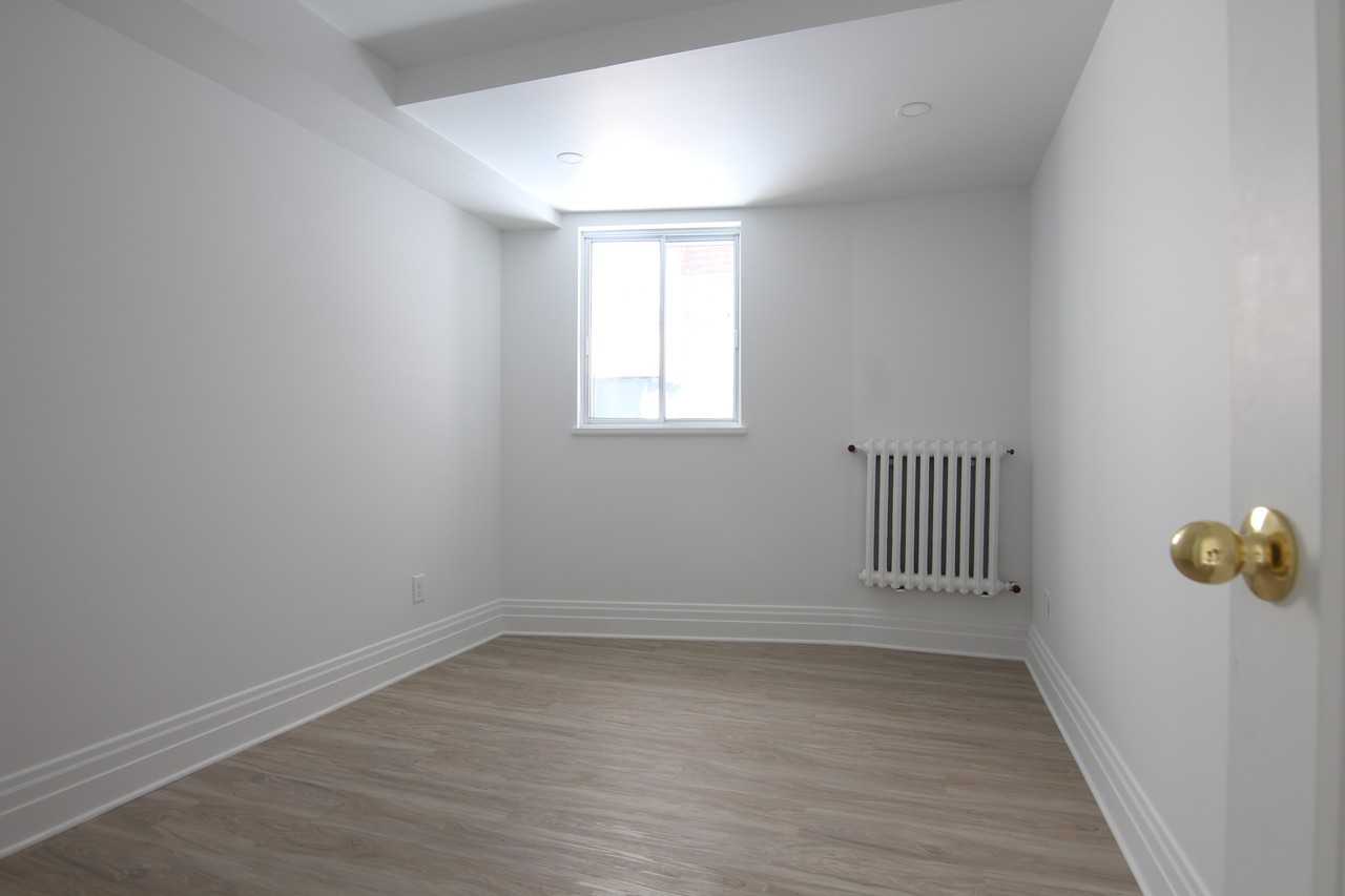 5352 Avenue du Parc - Photo 2 of 8