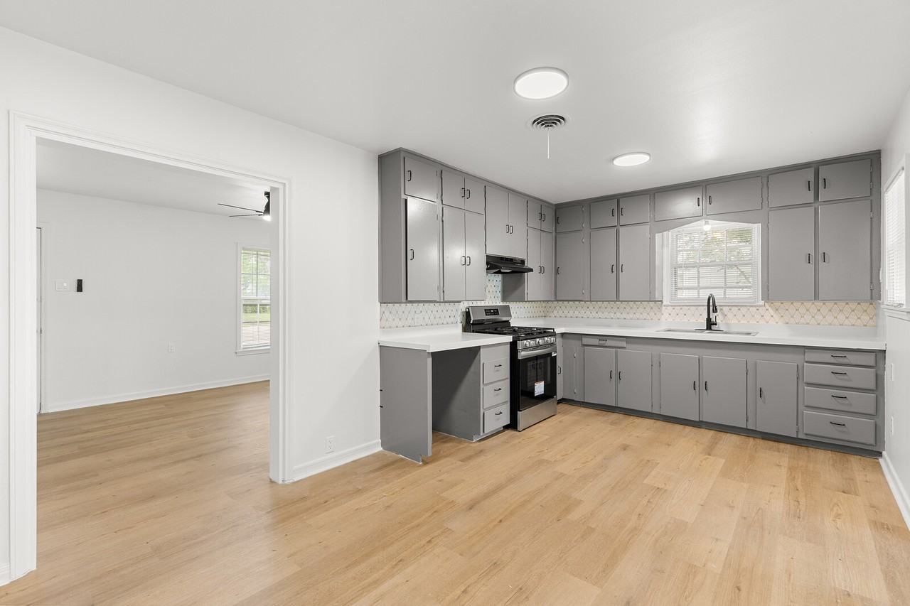 3004 Reuter Ave #1 - Photo 3 of 10