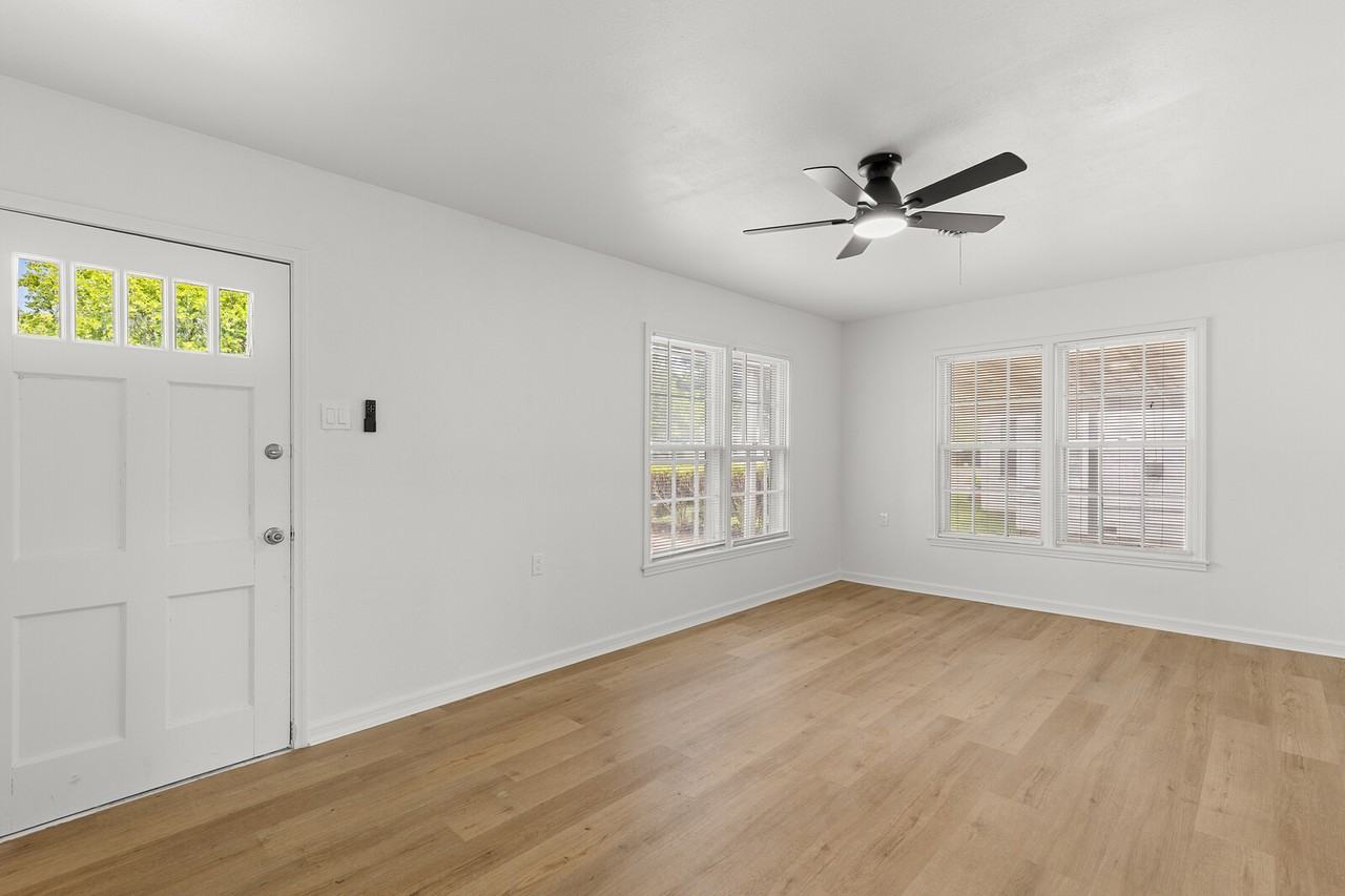 3004 Reuter Ave #1 - Photo 5 of 10