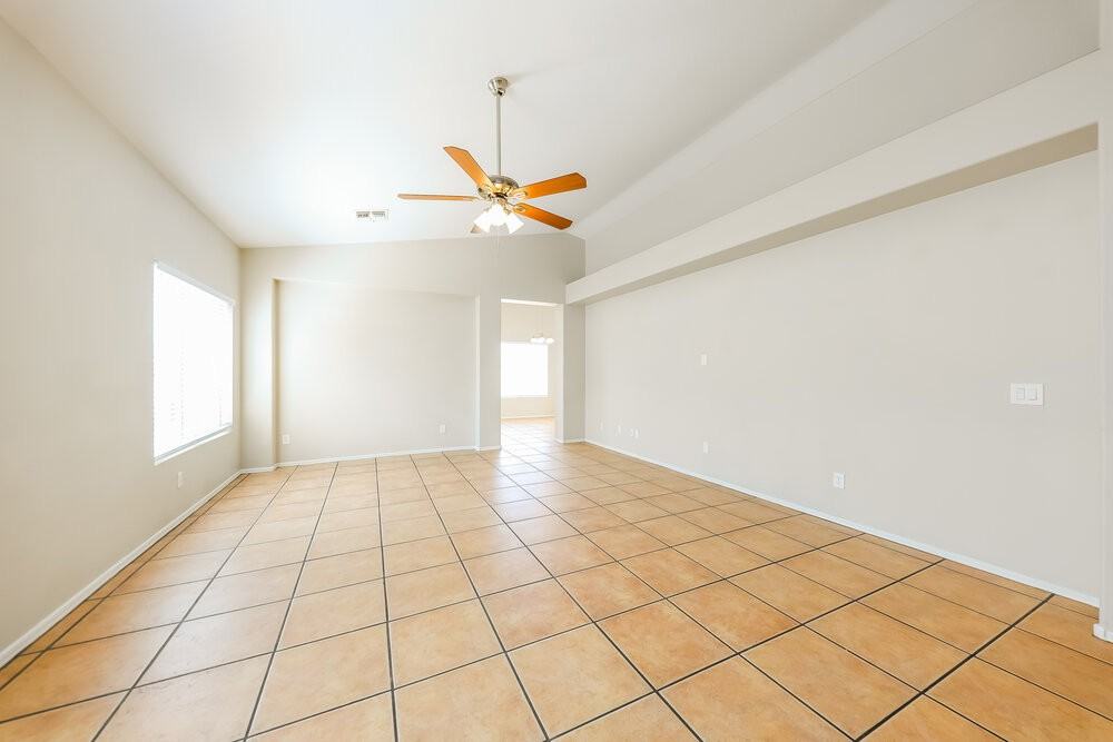 3915 W Buckskin Trl - Photo 4 of 17