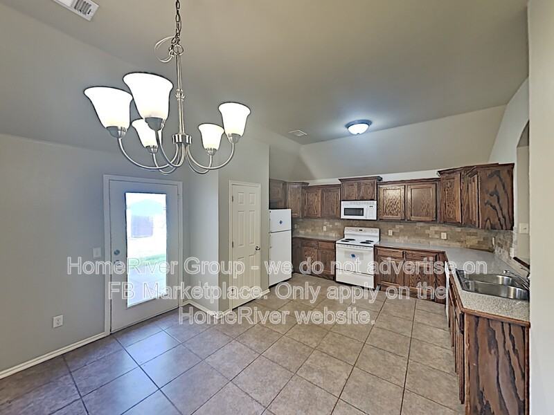 12827 Se 19th St - Photo 6 of 25