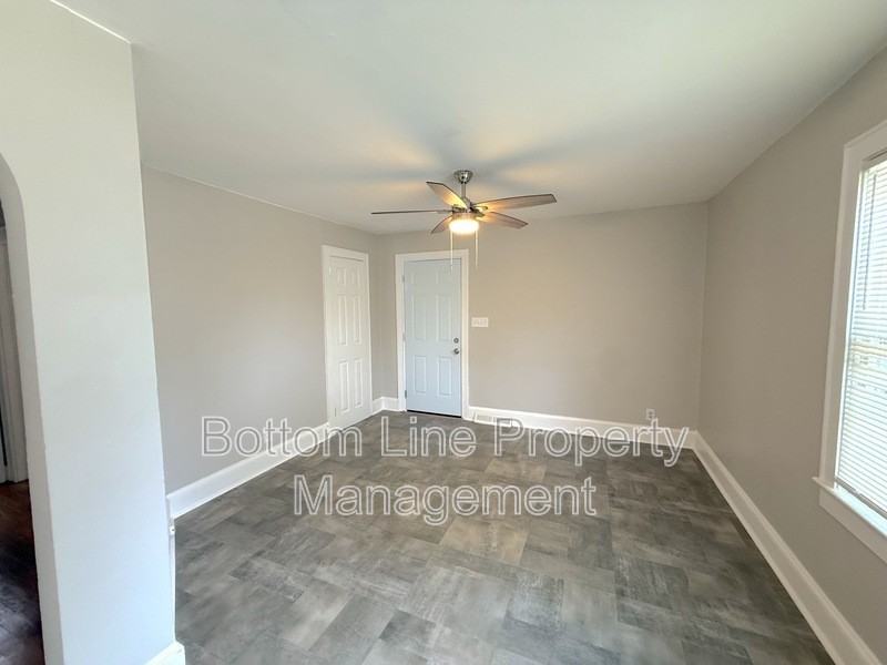 4424 Hovis Rd - Photo 6 of 14