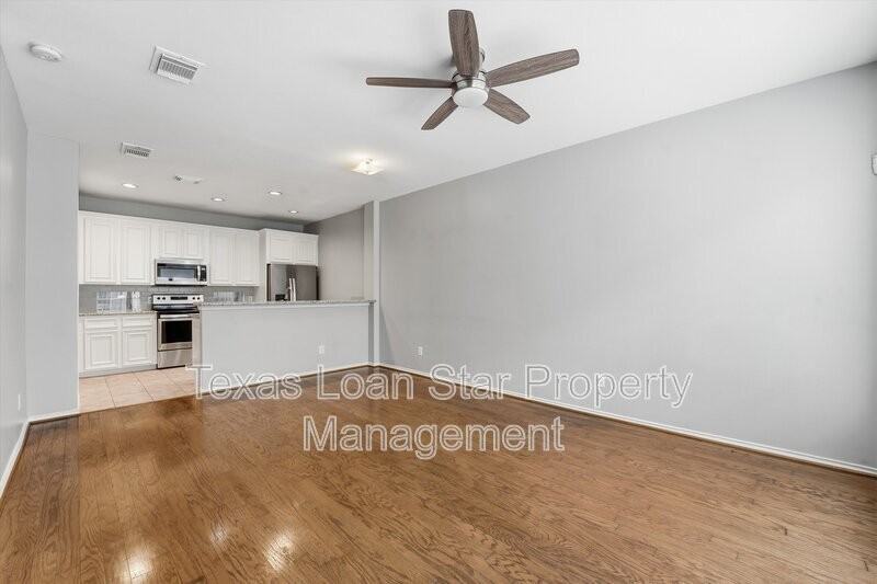 1507 Sutton St - Photo 4 of 31