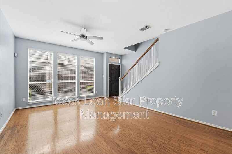 1507 Sutton St - Photo 6 of 31