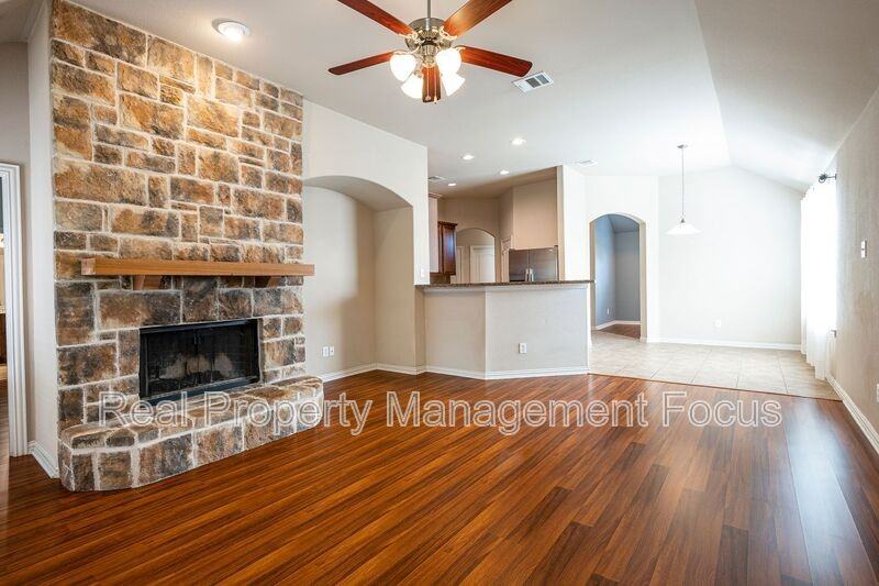 436 Northbrook Ave - Photo 3 of 18