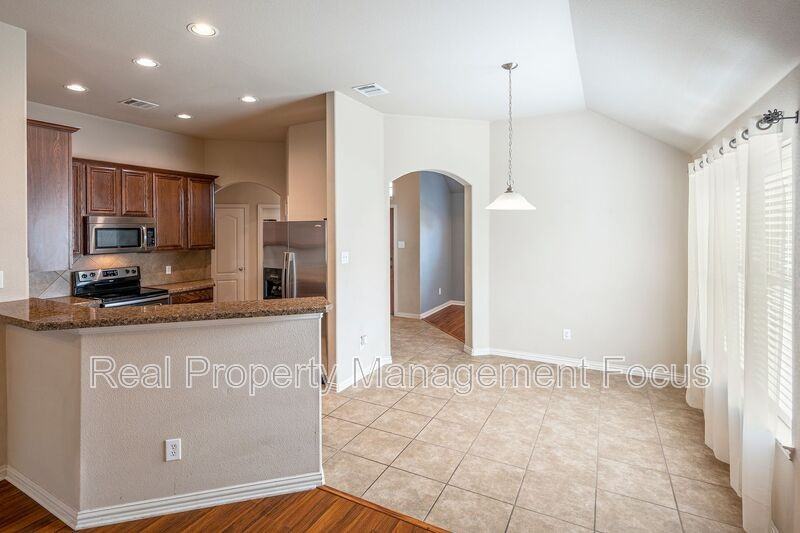 436 Northbrook Ave - Photo 5 of 18