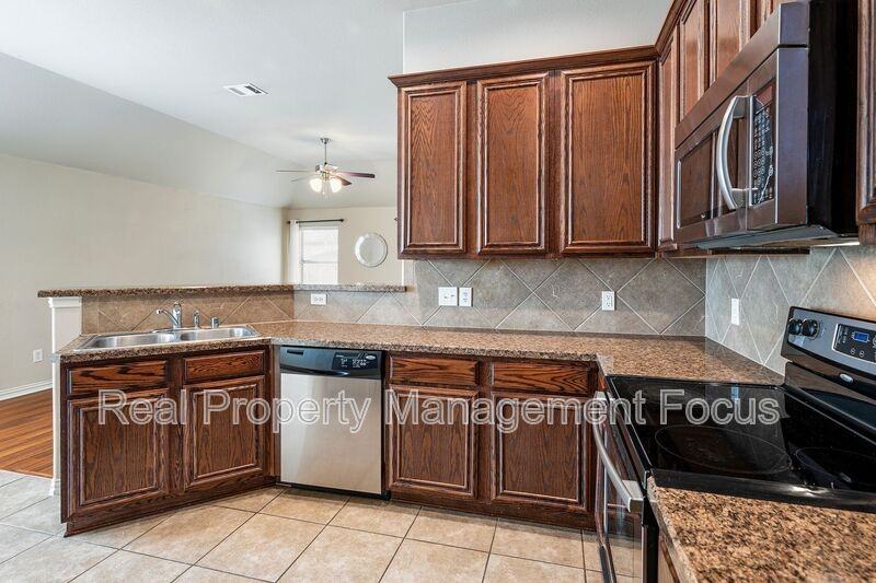 436 Northbrook Ave - Photo 6 of 18