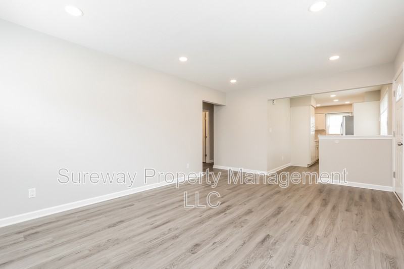 256 W Father Keis Dr - Photo 3 of 15