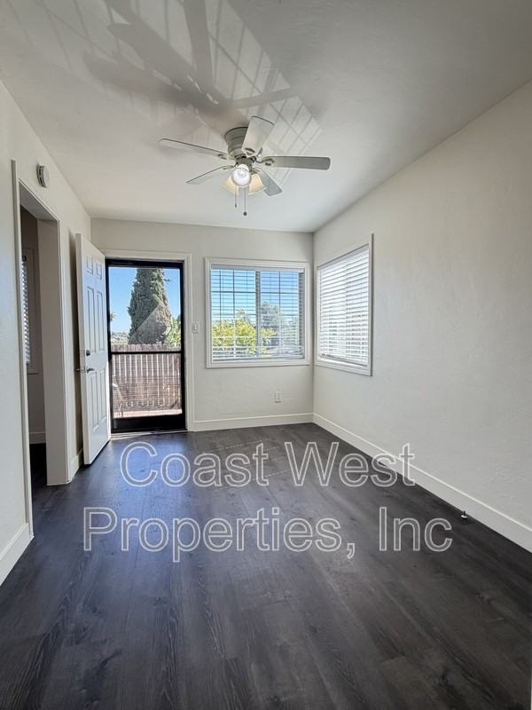 4419 College Ave - Photo 3 of 12