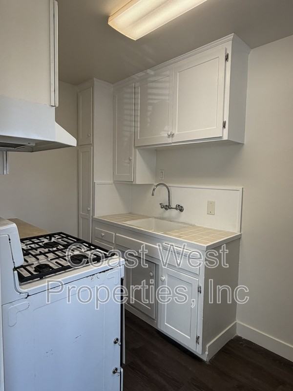 4419 College Ave - Photo 4 of 12