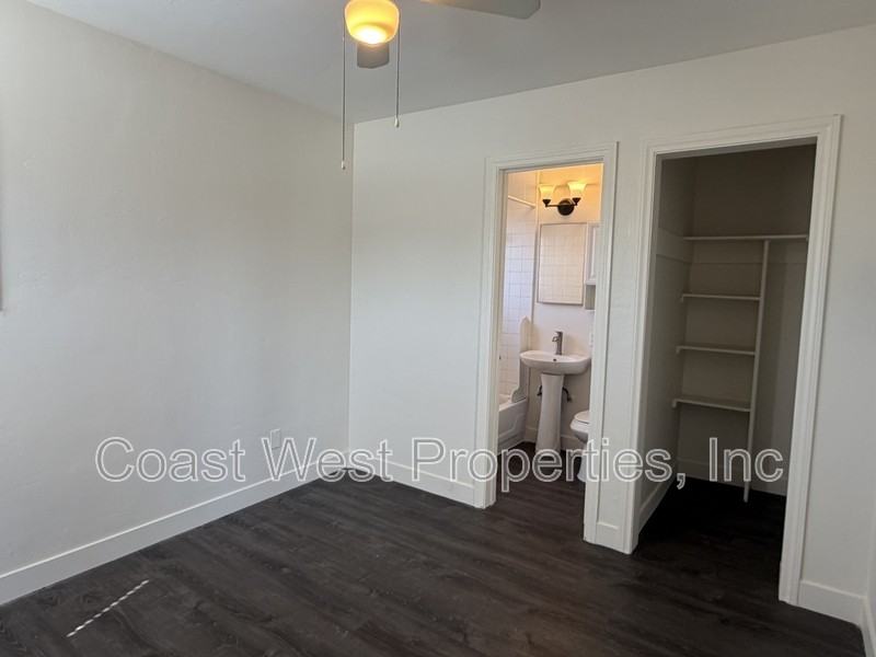 4419 College Ave - Photo 7 of 12