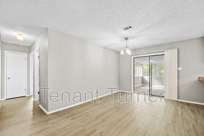 329 Springdale Cir - Photo 3 of 20