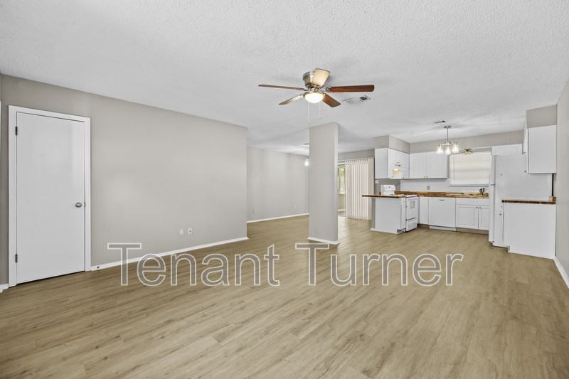 329 Springdale Cir - Photo 5 of 20