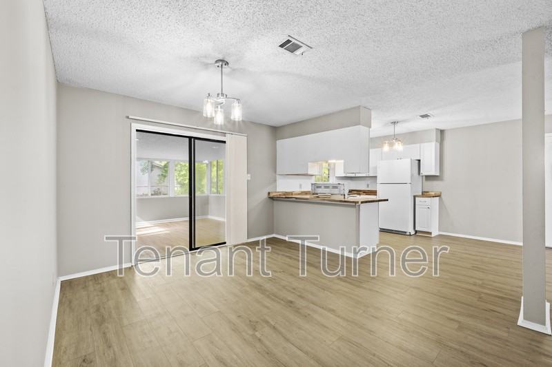 329 Springdale Cir - Photo 7 of 20