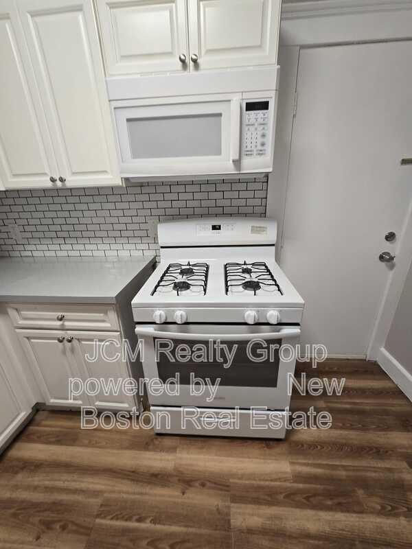 30 Harwood St #4-1stFL - Photo 3 of 26