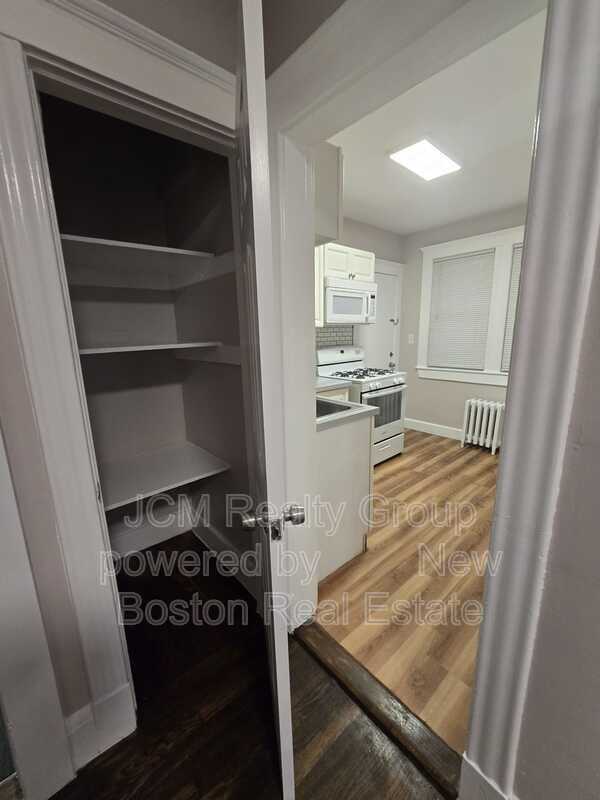 30 Harwood St #4-1stFL - Photo 4 of 26