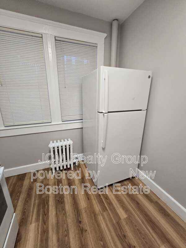 30 Harwood St #4-1stFL - Photo 5 of 26