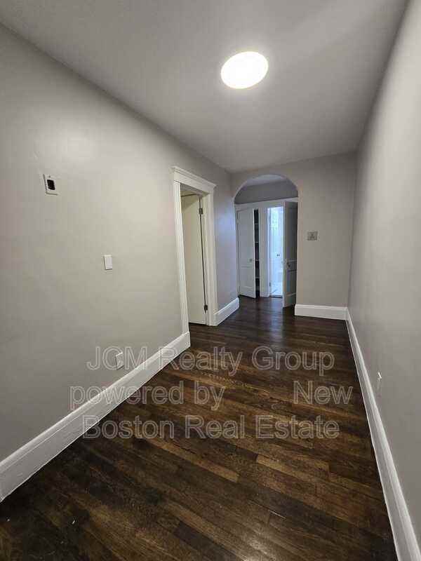 30 Harwood St #4-1stFL - Photo 7 of 26