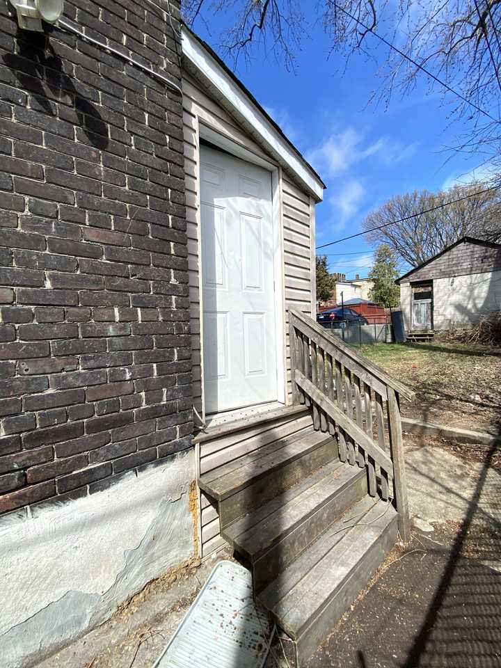 479 Carlaw Avenue - Photo 2 of 17