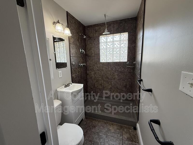 1301 Pineview Dr - Photo 6 of 9