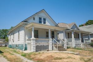 featured image of 1025 N 8th St