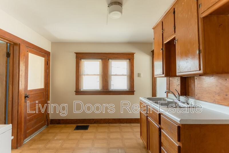 1025 N 8th St - Photo 2 of 30