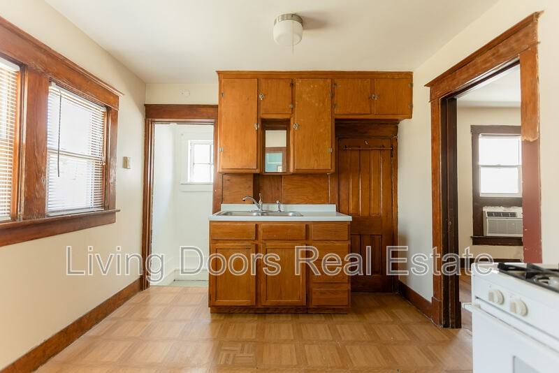 1025 N 8th St - Photo 4 of 30