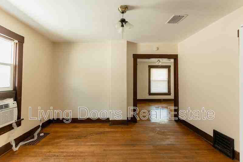 1025 N 8th St - Photo 5 of 30