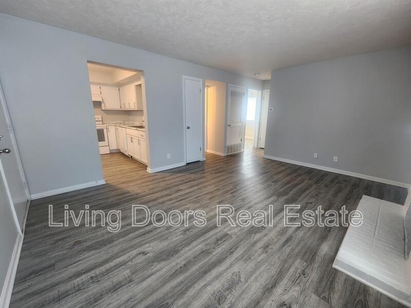 660 S 20th St #1 - Photo 4 of 9