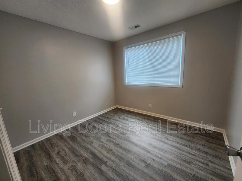 660 S 20th St #1 - Photo 7 of 9