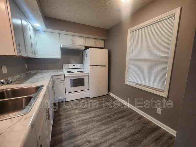 660 S 20th St #2 - Photo 2 of 10