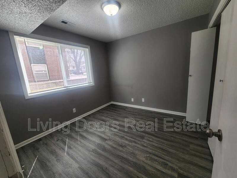 660 S 20th St #2 - Photo 6 of 10