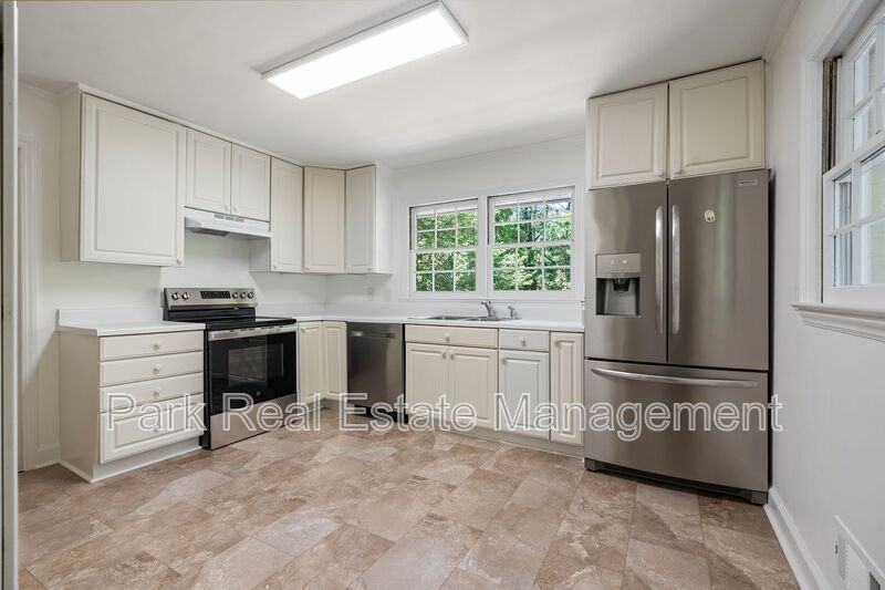 1209 Roosevelt Dr - Photo 2 of 25