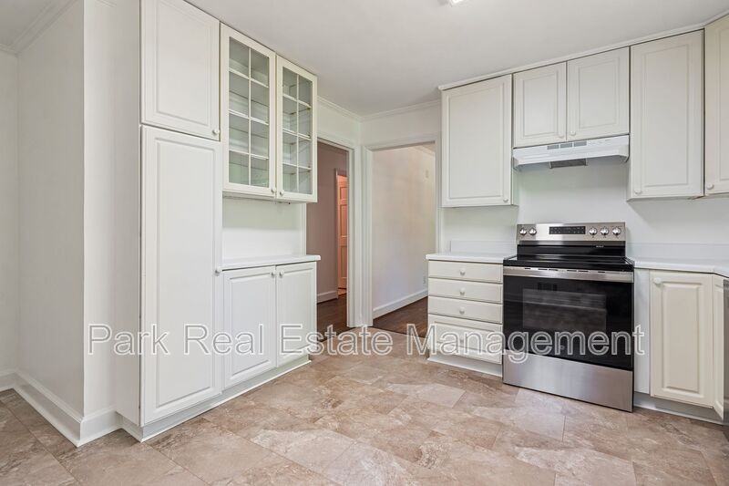 1209 Roosevelt Dr - Photo 3 of 25