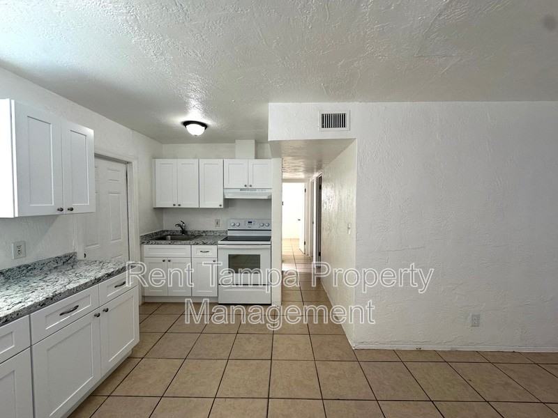 626 31st St S - Photo 4 of 38