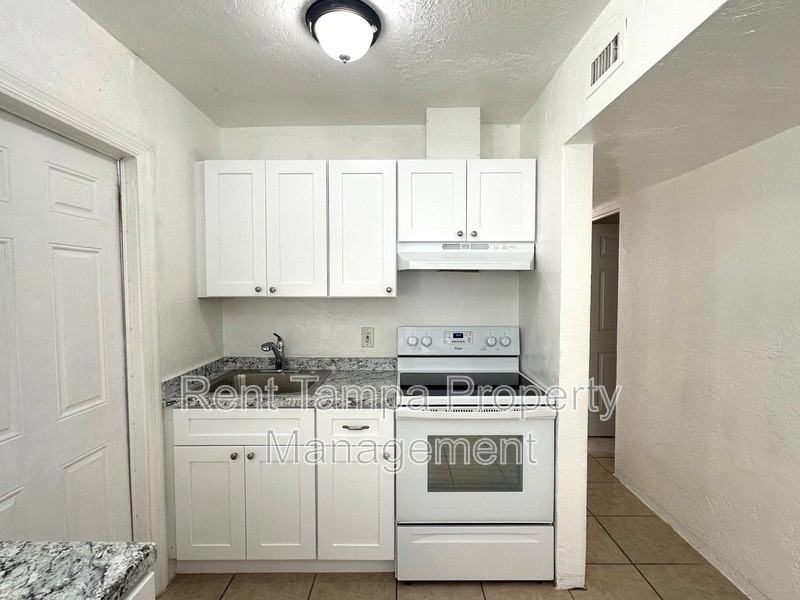 626 31st St S - Photo 6 of 38