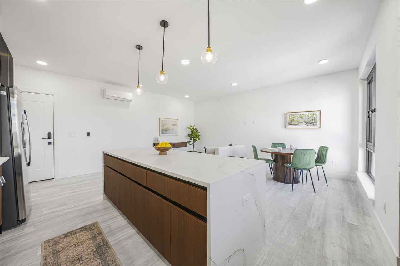 JFK RESIDENCES - Photo 5 of 32