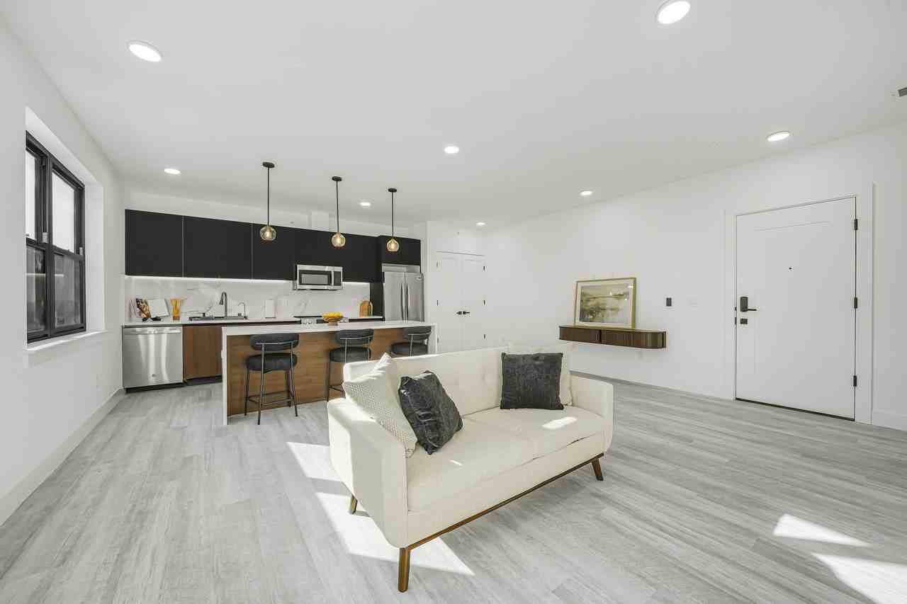 JFK RESIDENCES - Photo 5 of 13