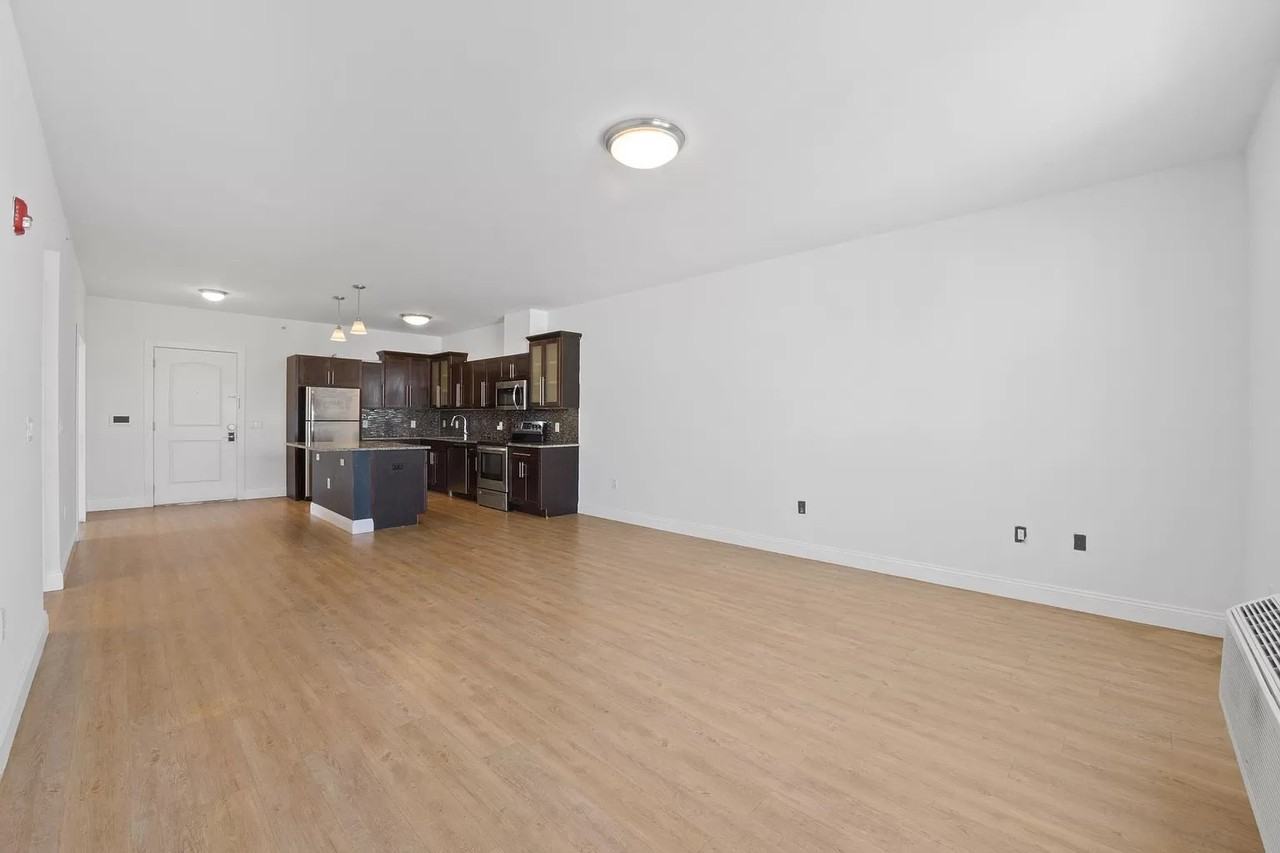 6400 Jefferson Street Rentals - Photo 3 of 30