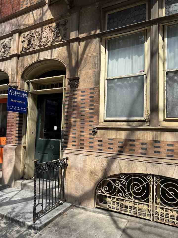 22 - 1105 Spruce St - Photo 3 of 14