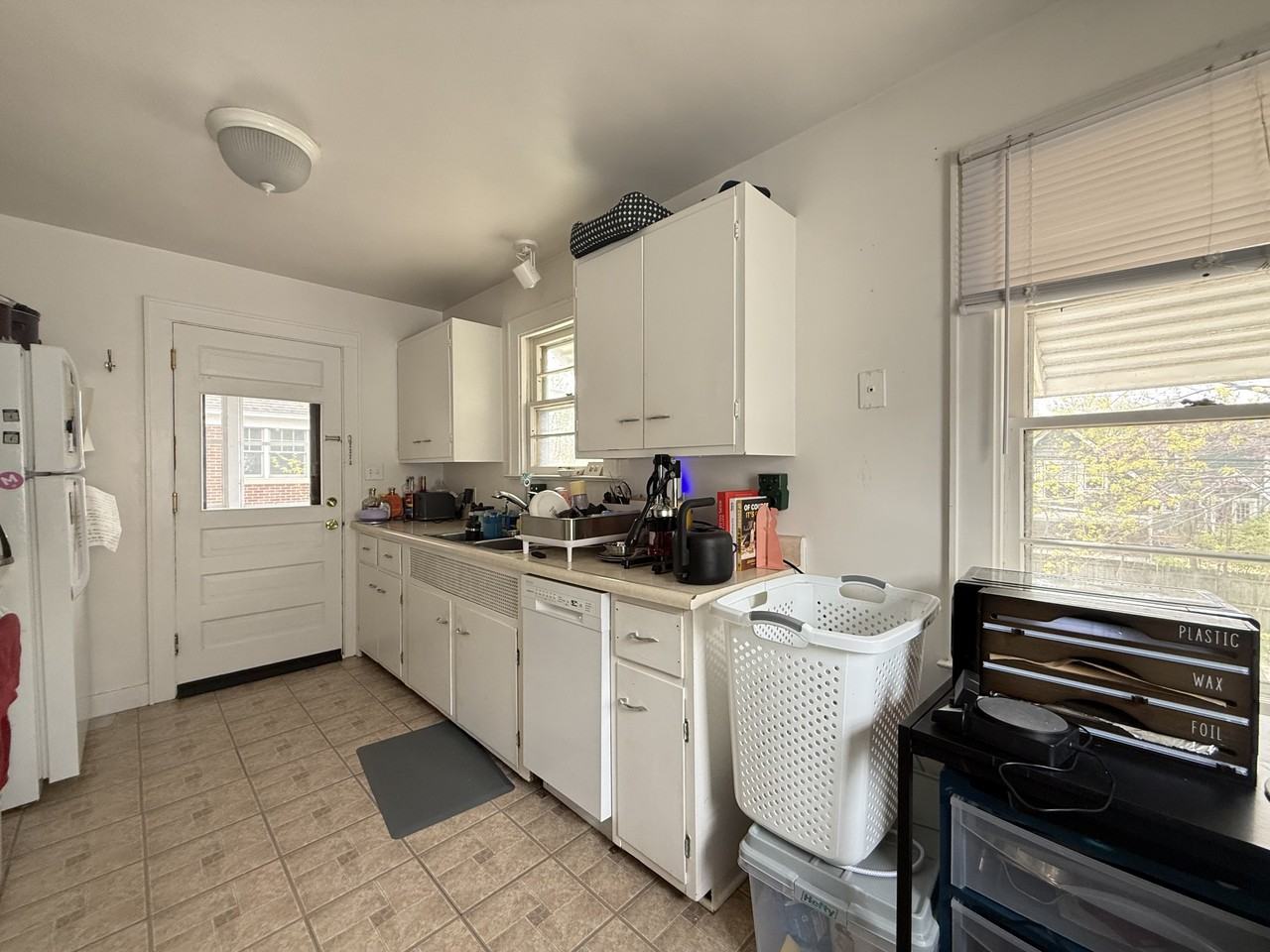 1514 Golden Avenue - Photo 2 of 10