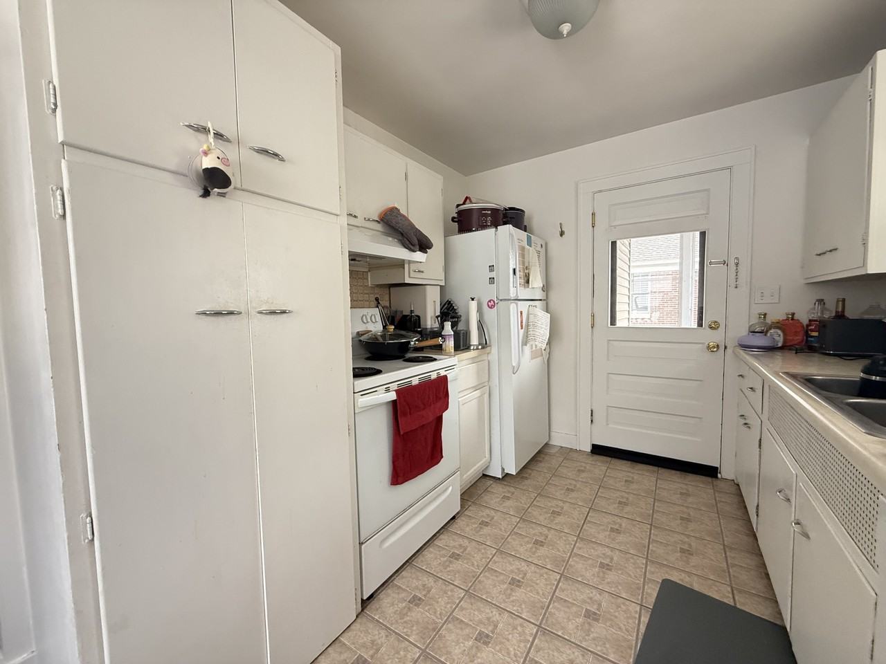 1514 Golden Avenue - Photo 3 of 10