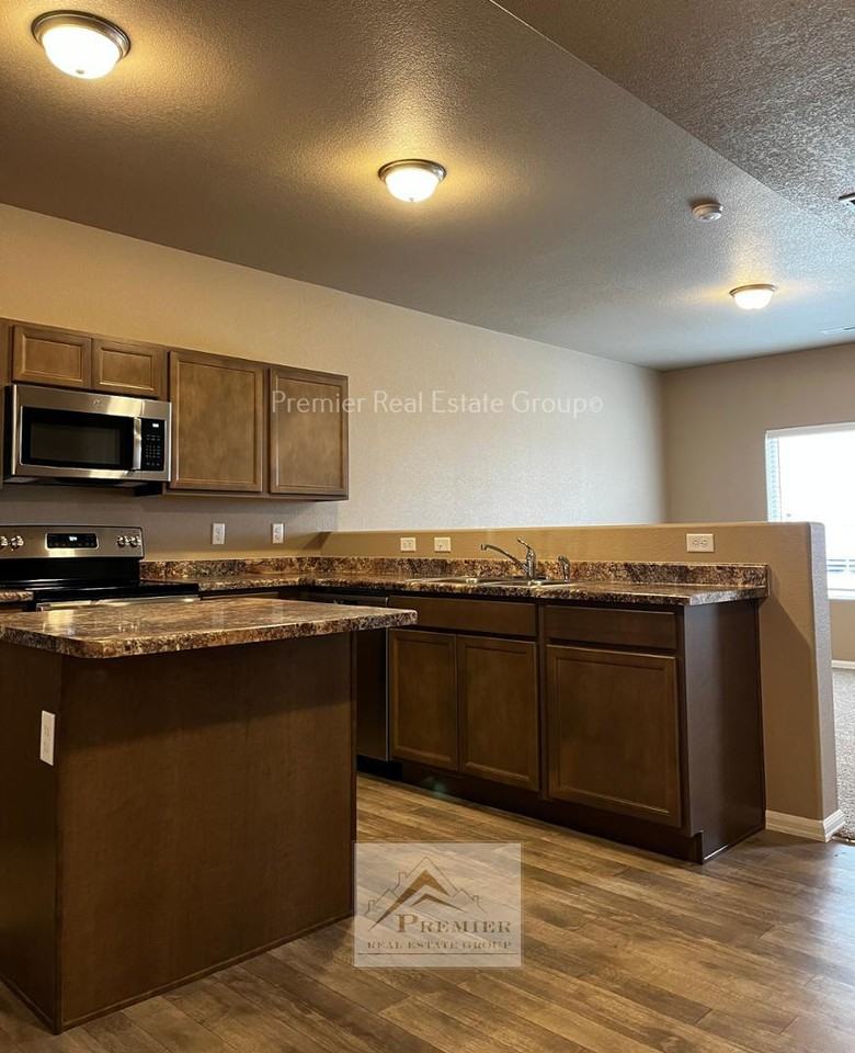7863 Sand Lake Hts - Photo 3 of 14
