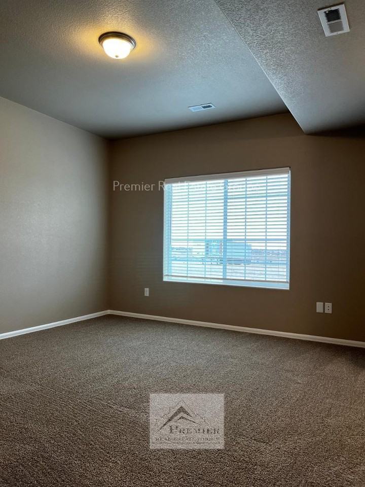 7863 Sand Lake Hts - Photo 5 of 14