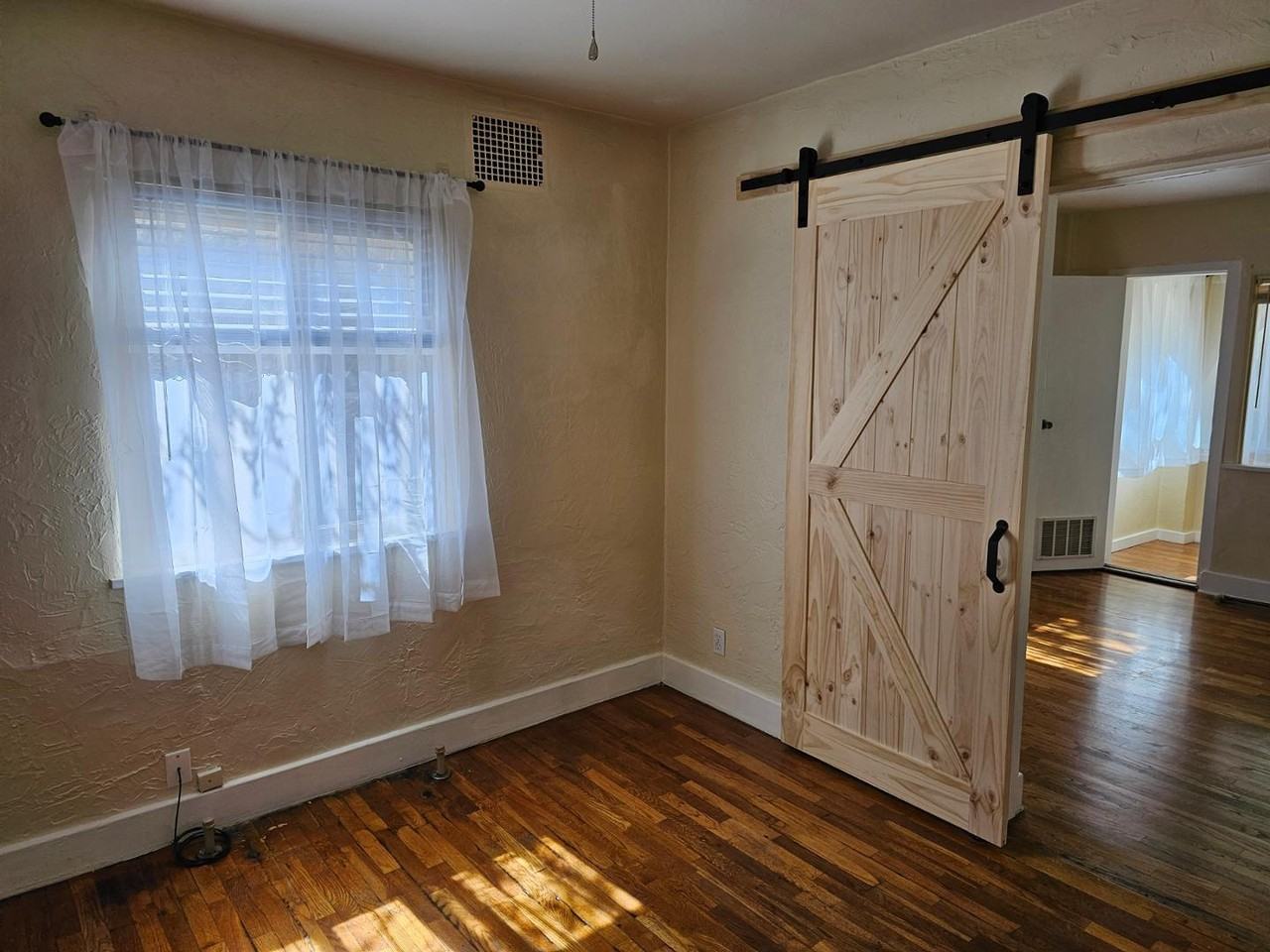 2826 W Platte Ave #4 - Photo 2 of 9