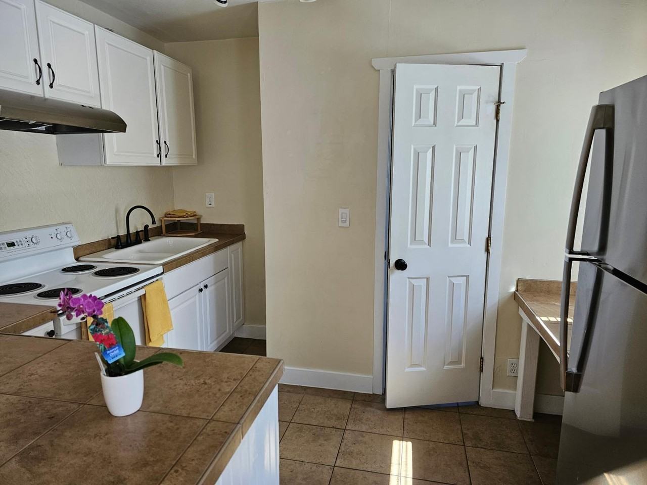 2826 W Platte Ave #4 - Photo 4 of 9