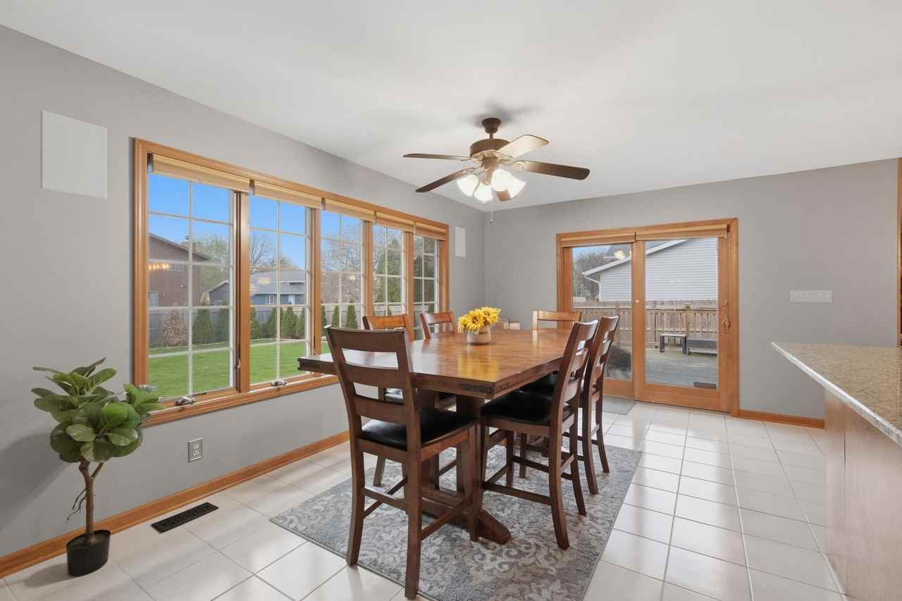 1000 Brooke Ln - Photo 6 of 44