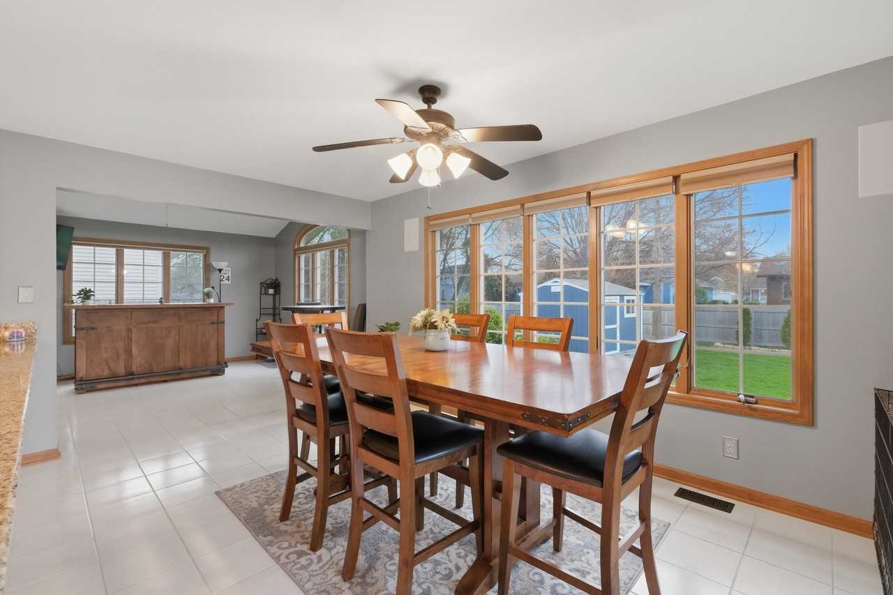 1000 Brooke Ln - Photo 7 of 44